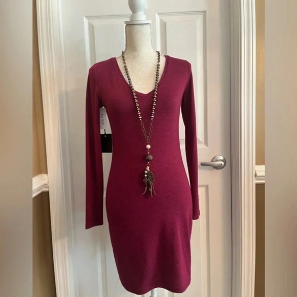 TALULA-ARITZIA V-Neck Womens Raspberry‎ Color Dress - Picture 4 of 13